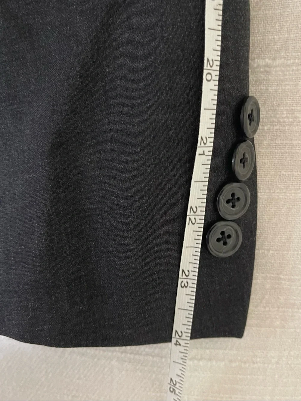 Brooks Brothers Dark Gray Men's Two-Button 💯Wool Suit: polished, tailored, old 💰